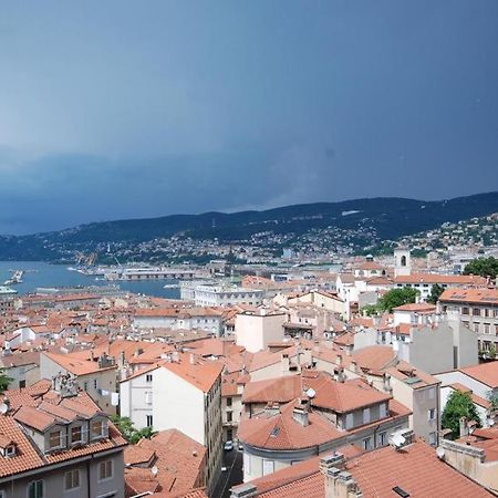 Tiny Apartment Trieste Bagian luar foto